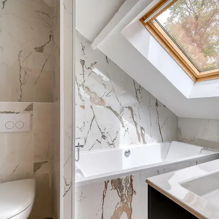 Villa Lantern House Retreat And