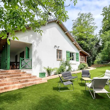 Lantern House Retreat And *